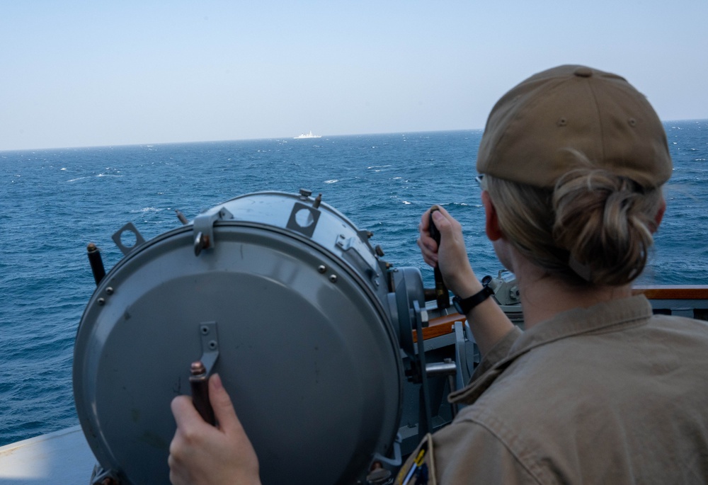 USS Mason, HMS Diamond transit the Red Sea in Support of Operation Prosperity Guardian