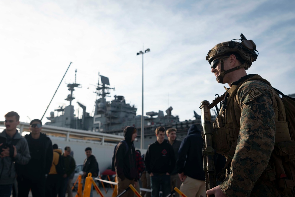 26th MEU(SOC) Conducts Exercise at the NATO Marathi Pier Complex