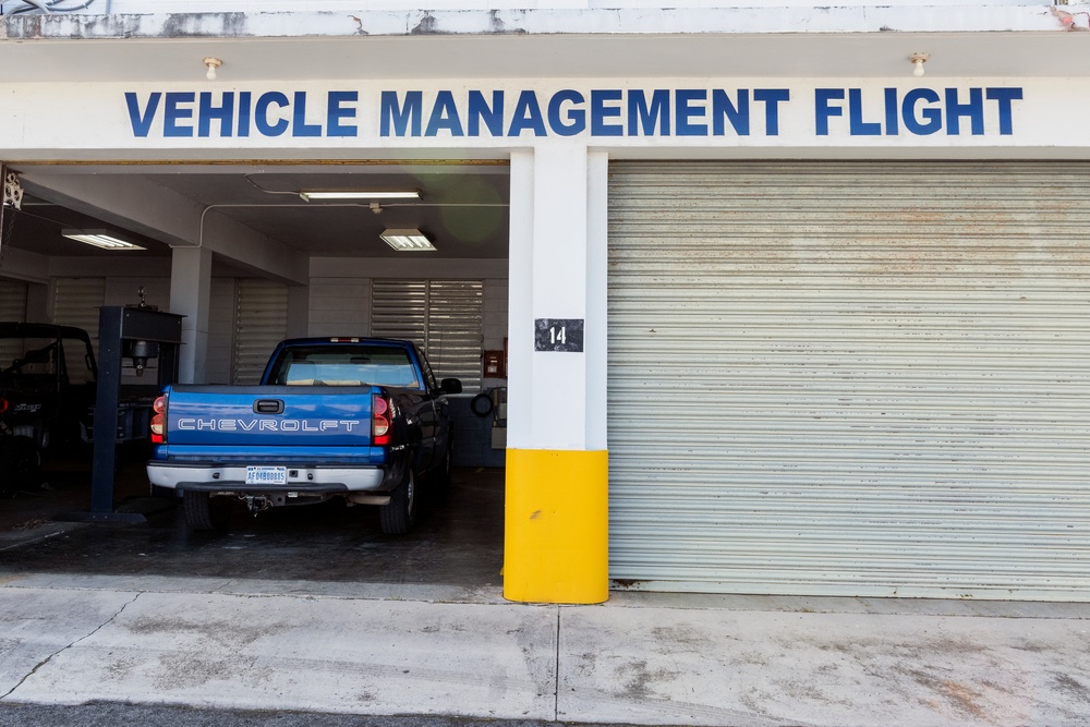 Vehicle Maintenance Airmen repair 13K AT forklift