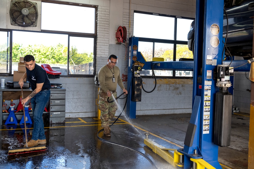 Vehicle Maintenance Airmen repair 13K AT forklift
