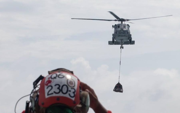 USS Mobile (LCS 26) Vertical Replenishment Training