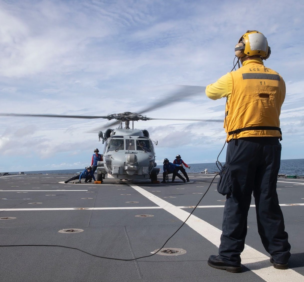 USS Mobile (LCS 26) Vertical Replenishment Training