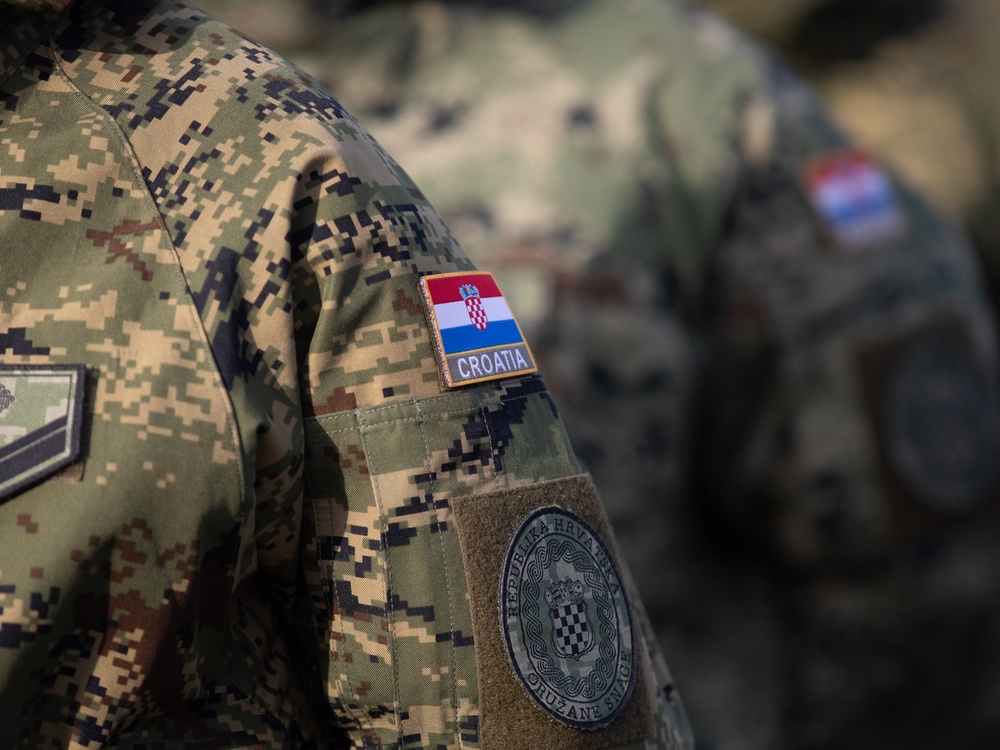 NATO’s Poland Battle Group welcomes incoming Croatian contingent during transfer of authority