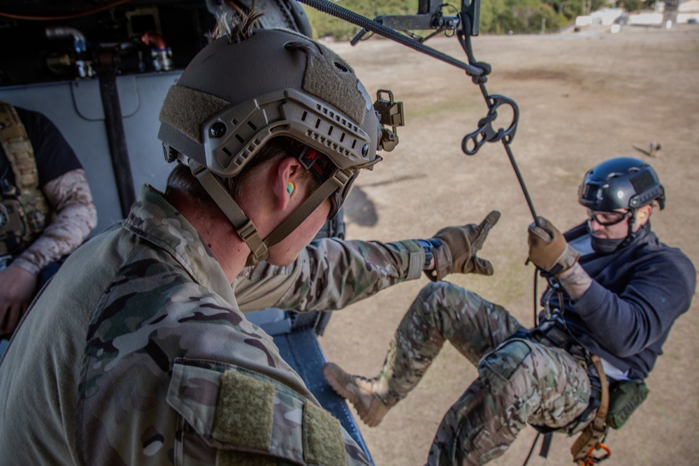 Helicopter Rope Suspension Technique and Casting Course