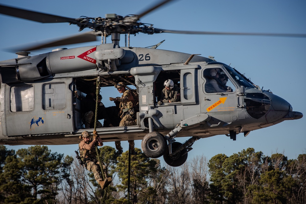 Helicopter Rope Suspension Technique and Casting Course