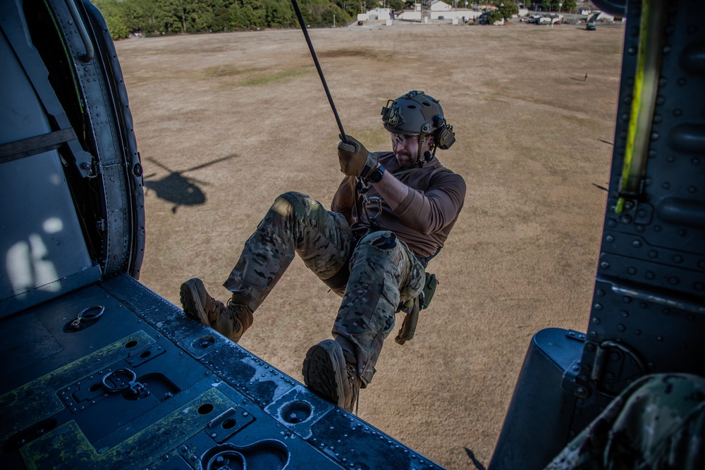 Helicopter Rope Suspension Technique and Casting Course