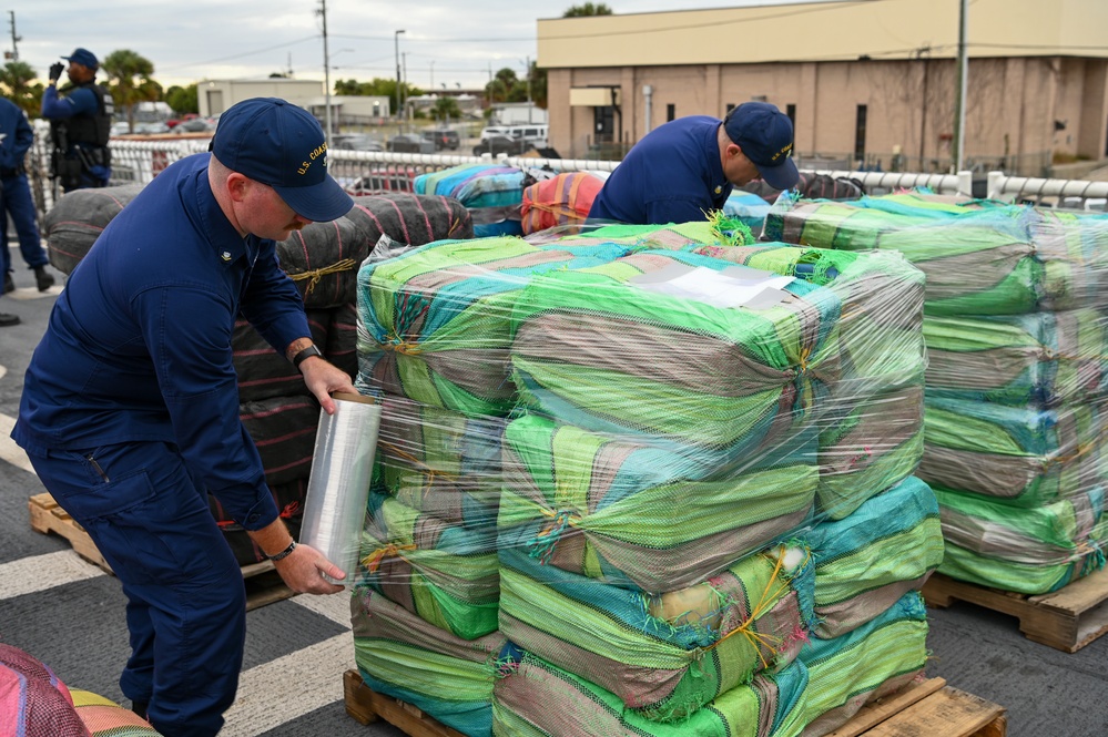 Coast Guard Cutter Resolute returns home, offloads approximately $55M worth of drugs in St. Petersburg