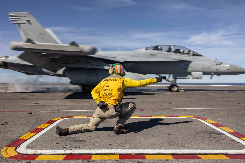 Abraham Lincoln conducts flight operations