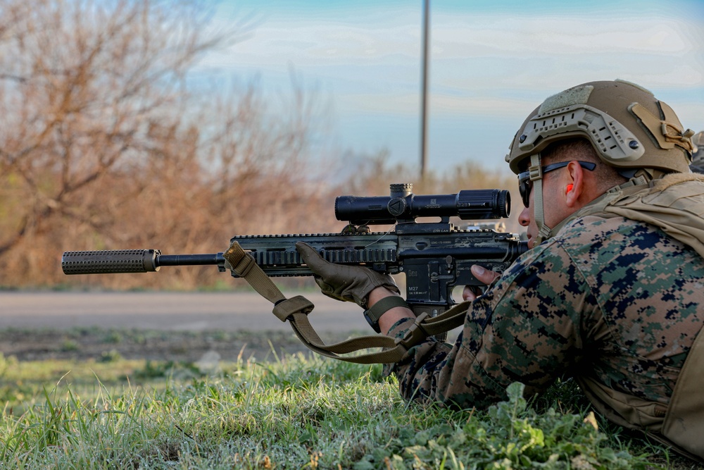1st MARDIV company commanders course conducts live-fire range