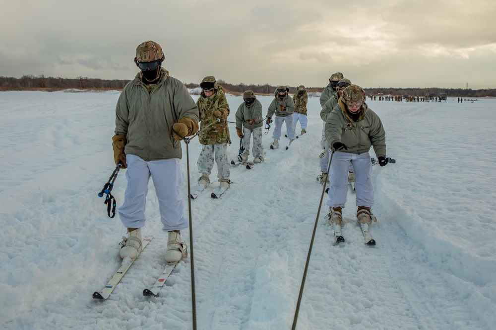 JGSDF and US Paratrooper Snowcat Ski Training, North Wind 24