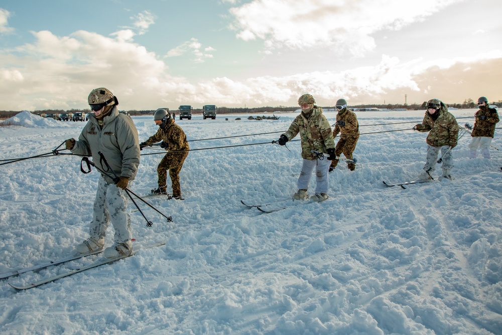 JGSDF and US Paratrooper Snowcat Ski Training, North Wind 24