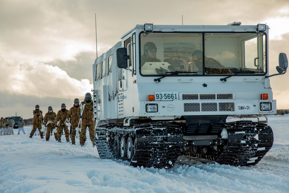 JGSDF and US Paratrooper Snowcat Ski Training, North Wind 24