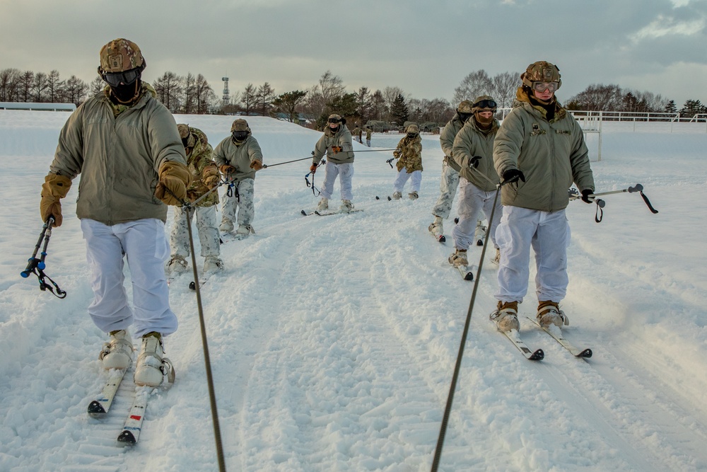 JGSDF and US Paratrooper Snowcat Ski Training, North Wind 24