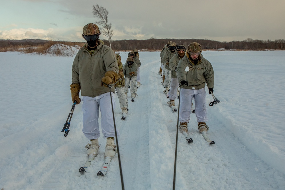 JGSDF and US Paratrooper Snowcat Ski Training, North Wind 24