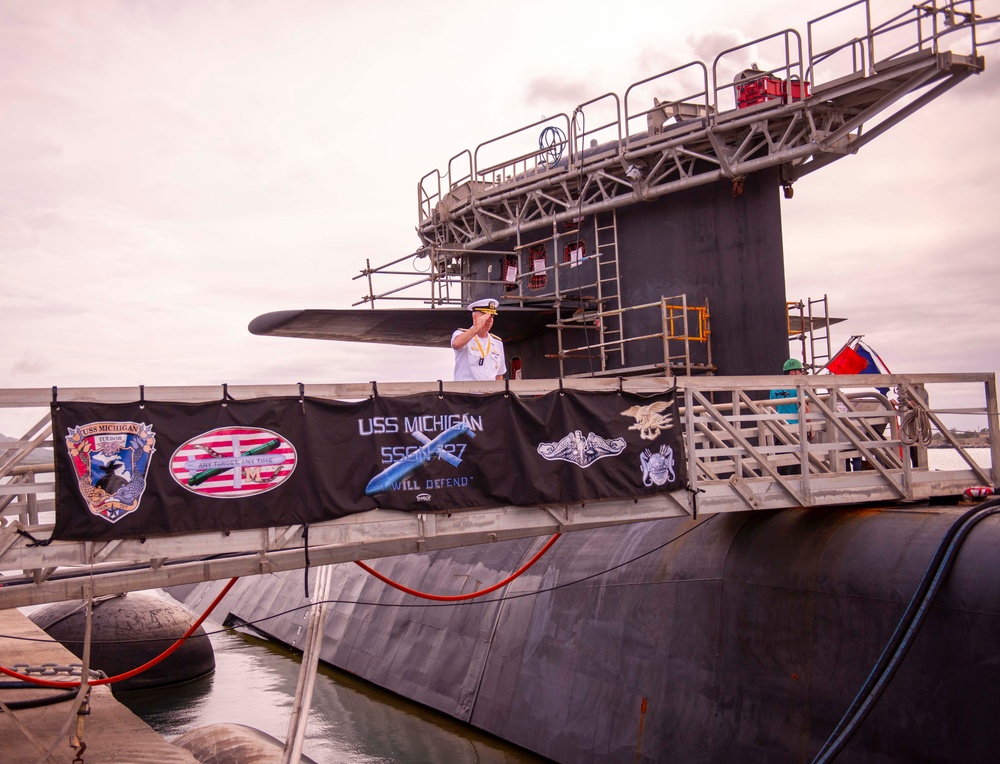 Adm. William Houston Visits Guam Units