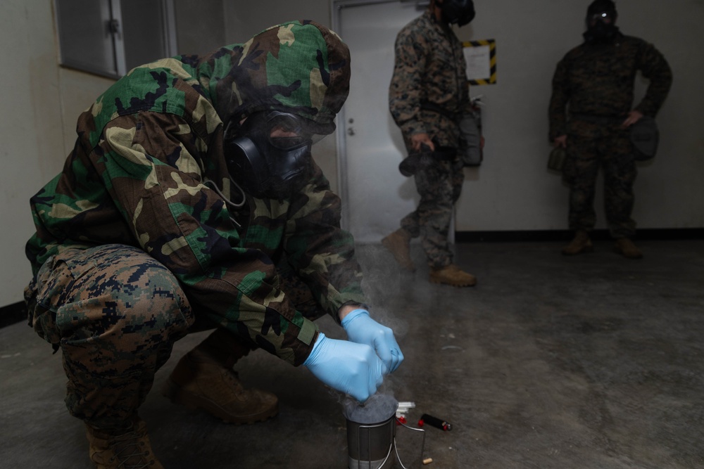 5th ANGLICO | Foot movement into CBRN Defense training