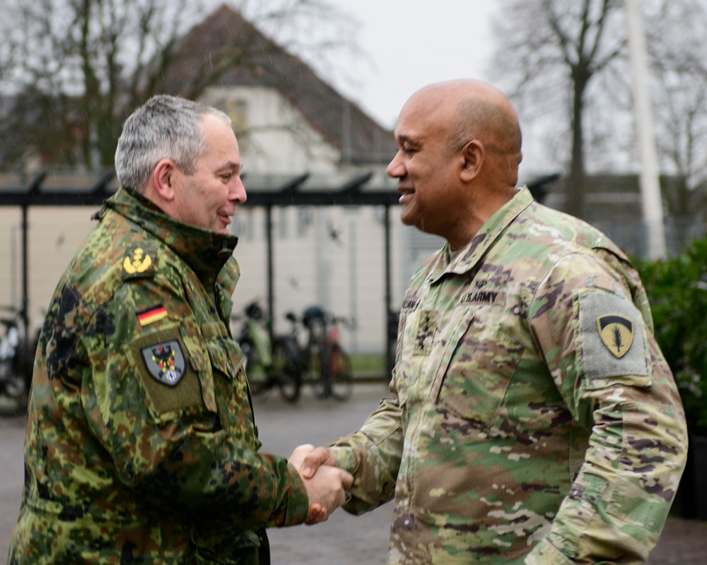 Chief of the German Army visits USAREUR-AF headquarters