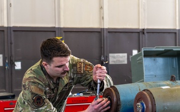 52nd MXG holds 4th quarter load competition