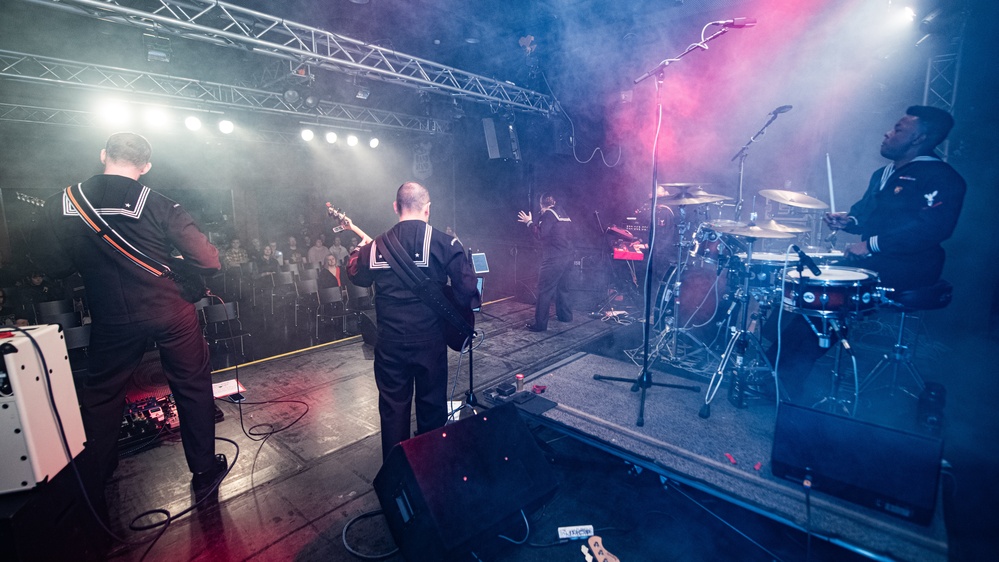 NAVEUR-NAVAF Band performs Turku, Finland with Turku Rock Academy Students