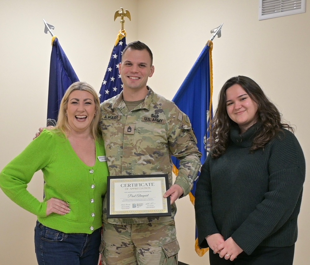 Soldier awarded for volunteer work