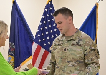 Soldier awarded for volunteer work