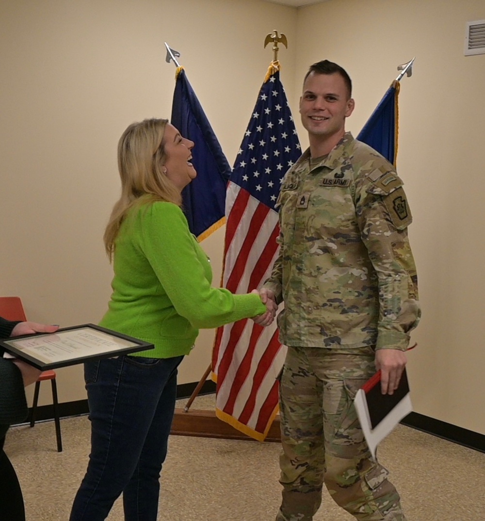 Soldier awarded for volunteer work