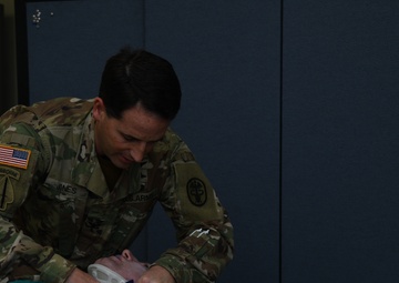 Active-duty medical personnel train together for Advanced Trauma Life Support course