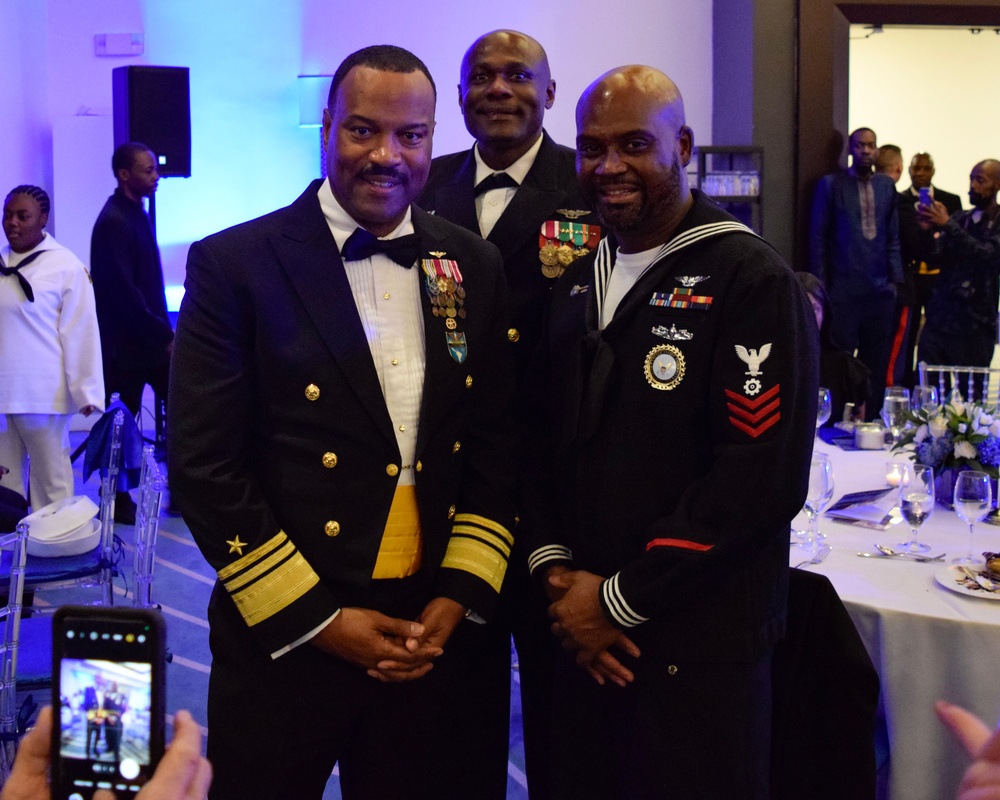 NTAG MIAMI RECRUITERS ATTEND SEA CADETS GALA