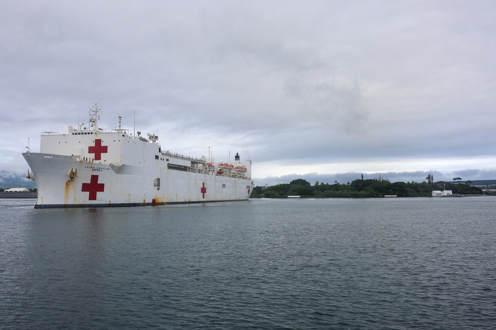 USNS Mercy Arrives at Pearl Harbor