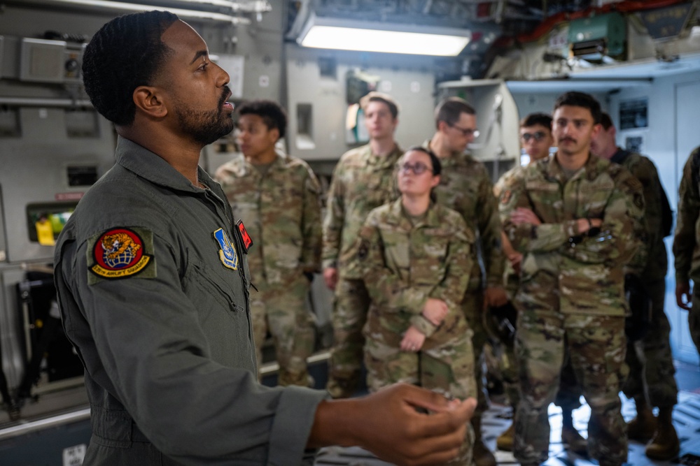 First Term Airmen learn C-17 Globemaster III capabilities