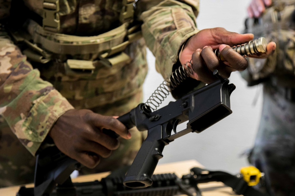 7th Army NCOA: Maintain an M4-series Rifle Carbine