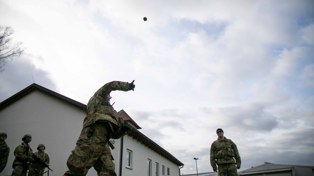 7th Army NCOA: Employ Hand Grenade