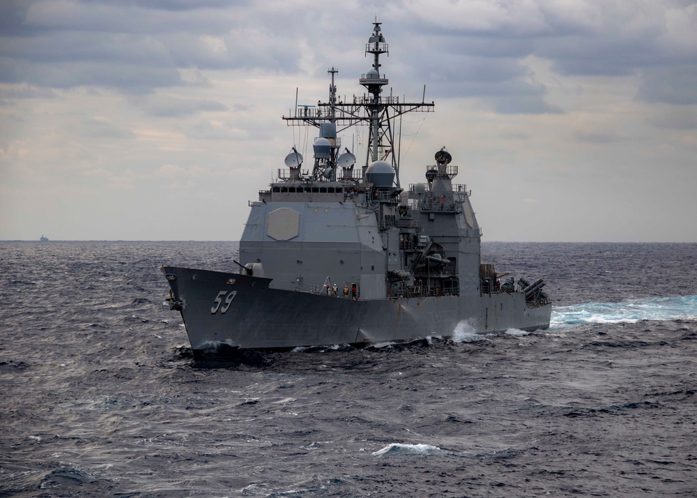 USS Carl Vinson (CVN 70) Conducts Fueling-at-Sea