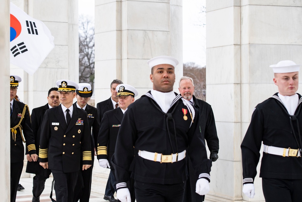 Chief of Naval Operations for the Republic of Korea Adm. Yang Yong-mo Participates in a Navy Full Honors Wreath-Laying Ceremony