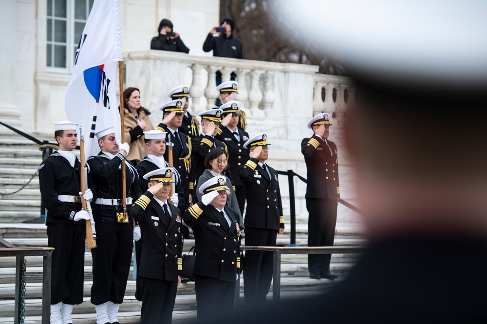 Chief of Naval Operations for the Republic of Korea Adm. Yang Yong-mo Participates in a Navy Full Honors Wreath-Laying Ceremony