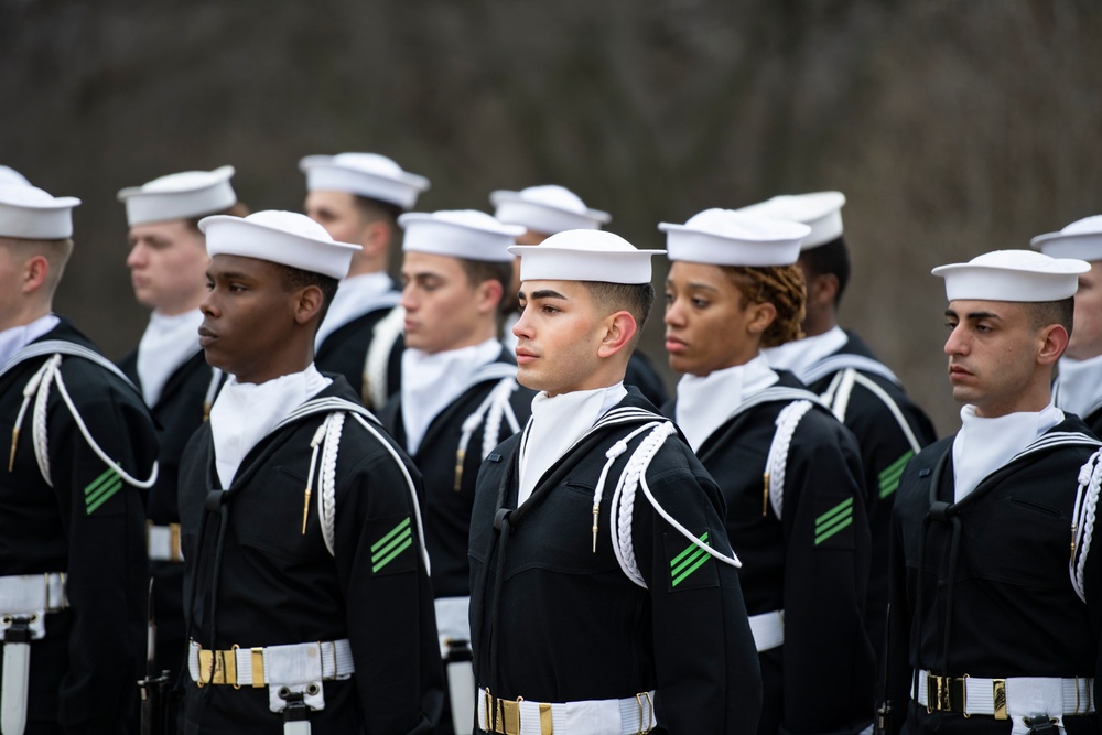 Chief of Naval Operations for the Republic of Korea Adm. Yang Yong-mo Participates in a Navy Full Honors Wreath-Laying Ceremony