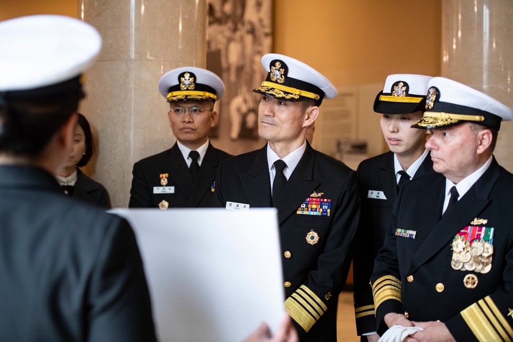 Chief of Naval Operations for the Republic of Korea Adm. Yang Yong-mo Participates in a Navy Full Honors Wreath-Laying Ceremony