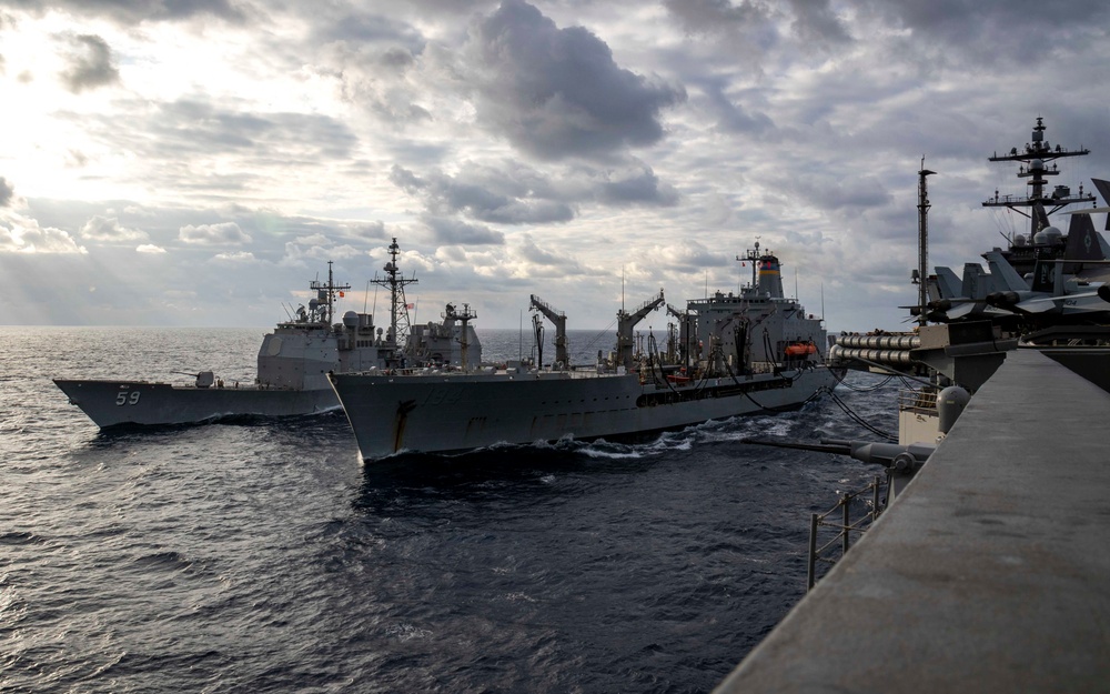 USS Carl Vinson (CVN 70) Conducts Fueling-at-Sea