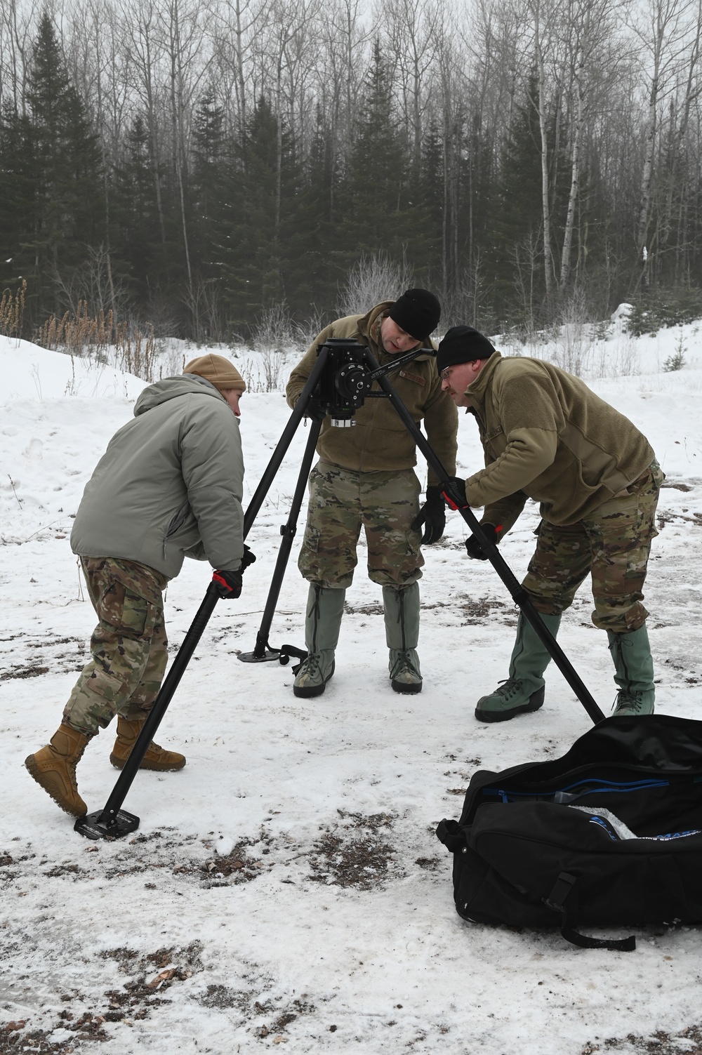 Minnesota National Guard conducts winter communications training