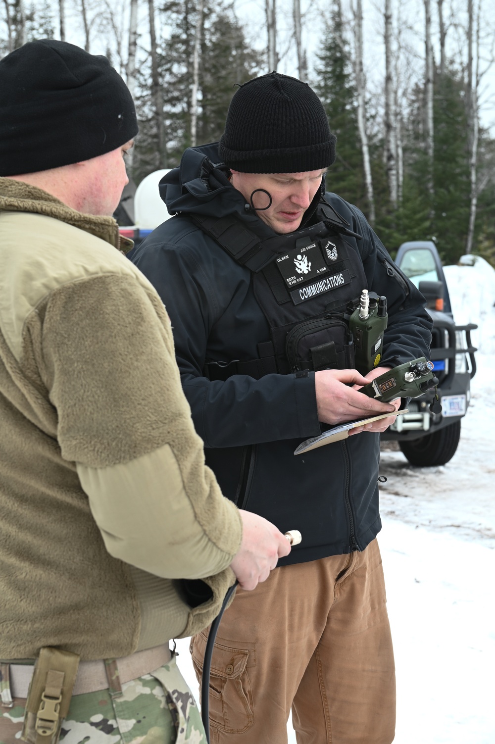 Minnesota National Guard conducts winter communications training