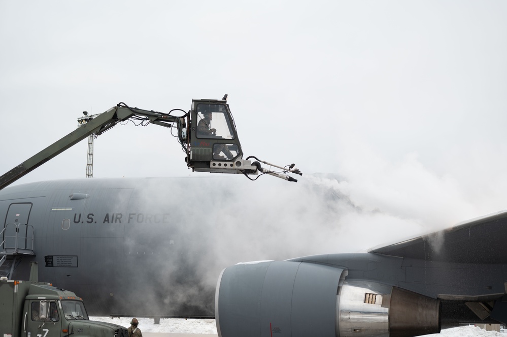 Deicing KC-46