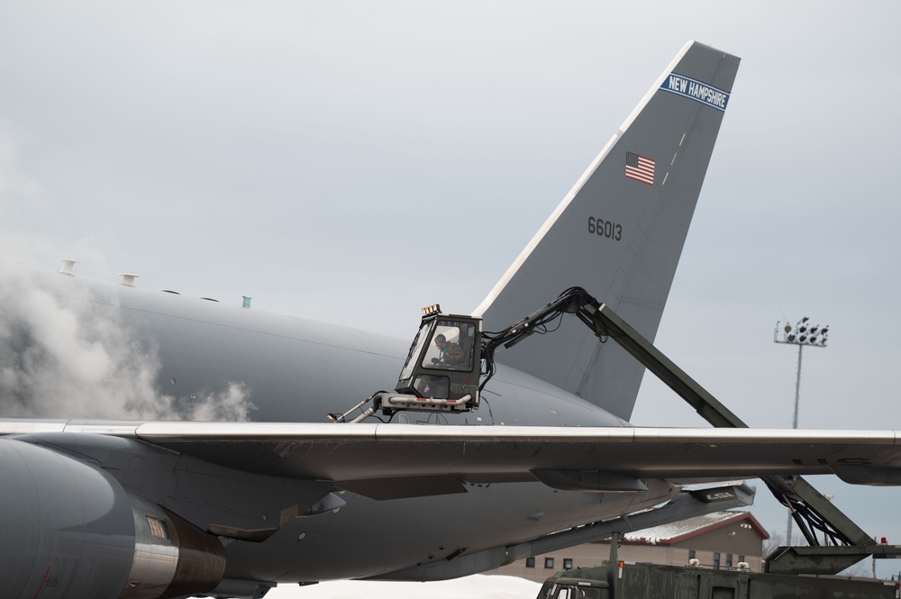 Deicing KC-46