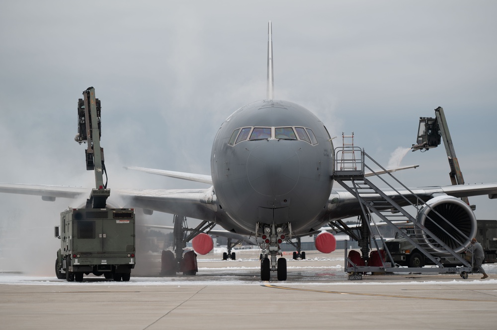 Deicing KC-46