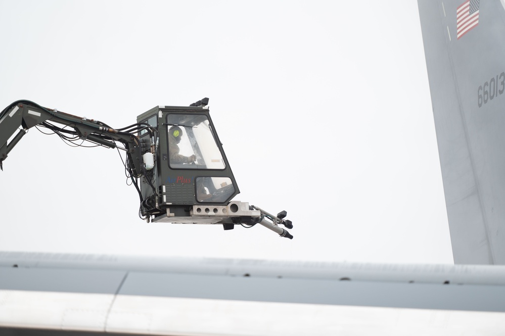 Deicing KC-46