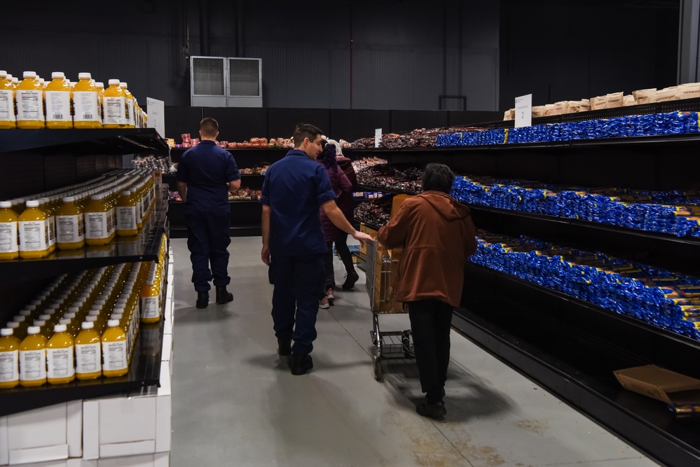 Coast Guard volunteers at Greater Cleveland Food Bank