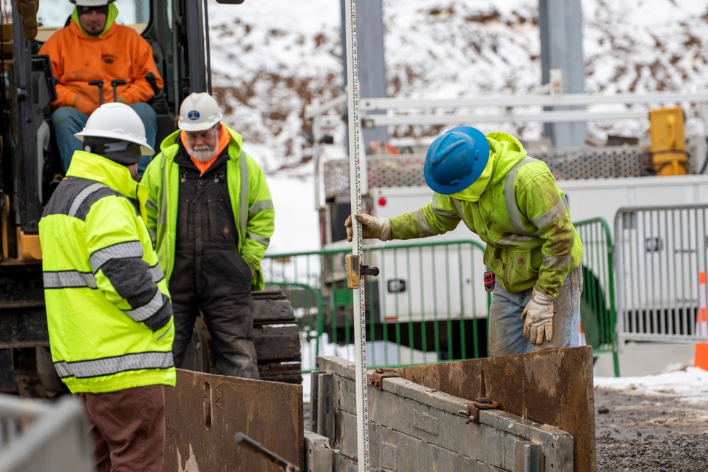 Preparation work continues for construction of new navigation chamber at Montgomery Locks and Dam