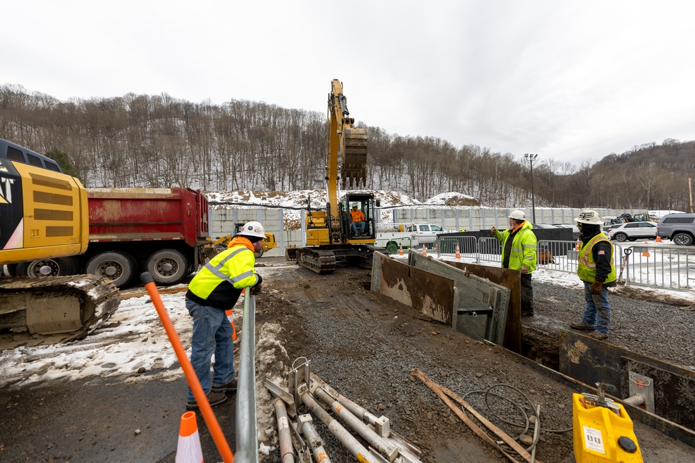 Preparation work continues for construction of new navigation chamber at Montgomery Locks and Dam