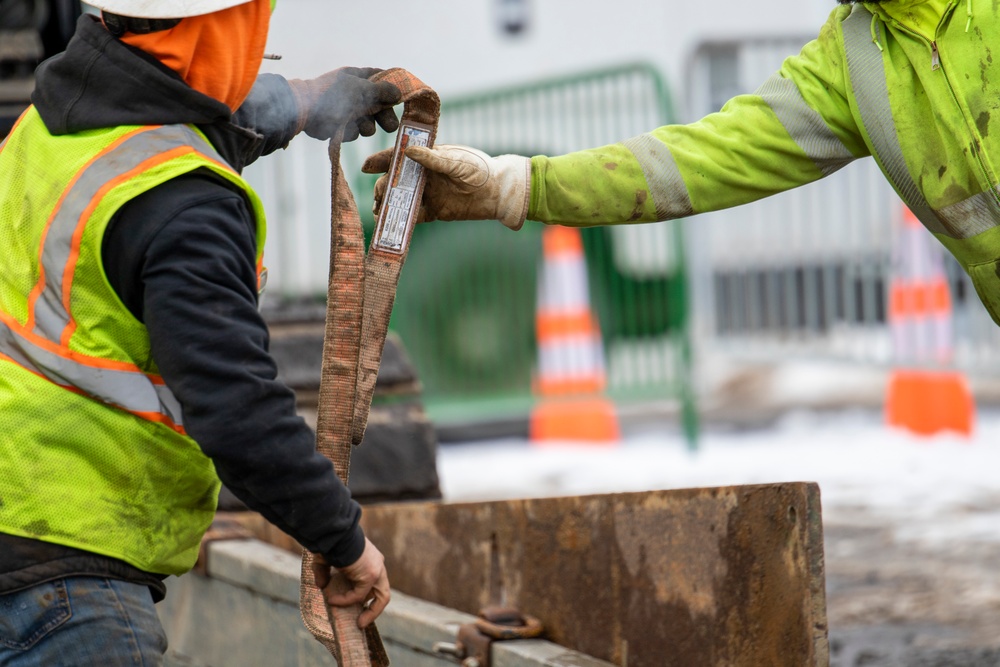 Preparation work continues for construction of new navigation chamber at Montgomery Locks and Dam