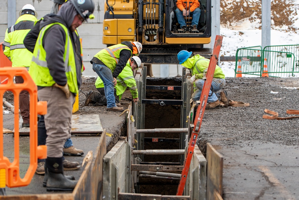 Preparation work continues for construction of new navigation chamber at Montgomery Locks and Dam