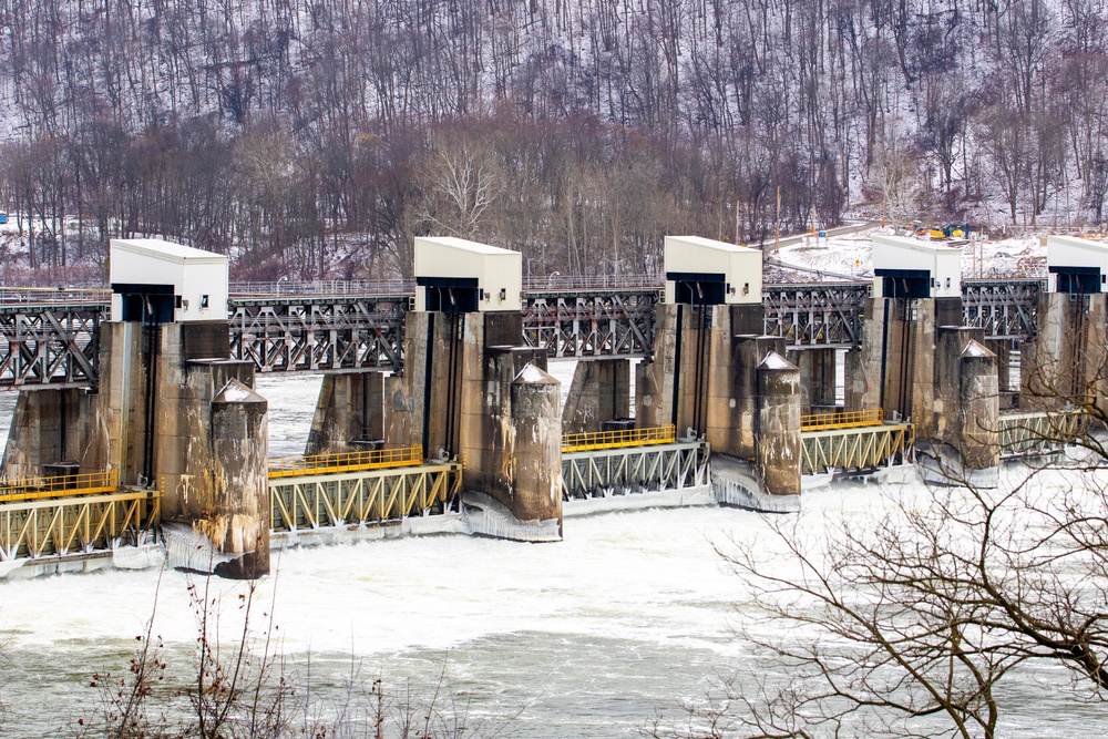 Preparation work continues for construction of new navigation chamber at Montgomery Locks and Dam